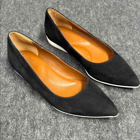 Franco Sarto Black Flats with Pointed Toe and Suede Finish - Picture 3 of 9